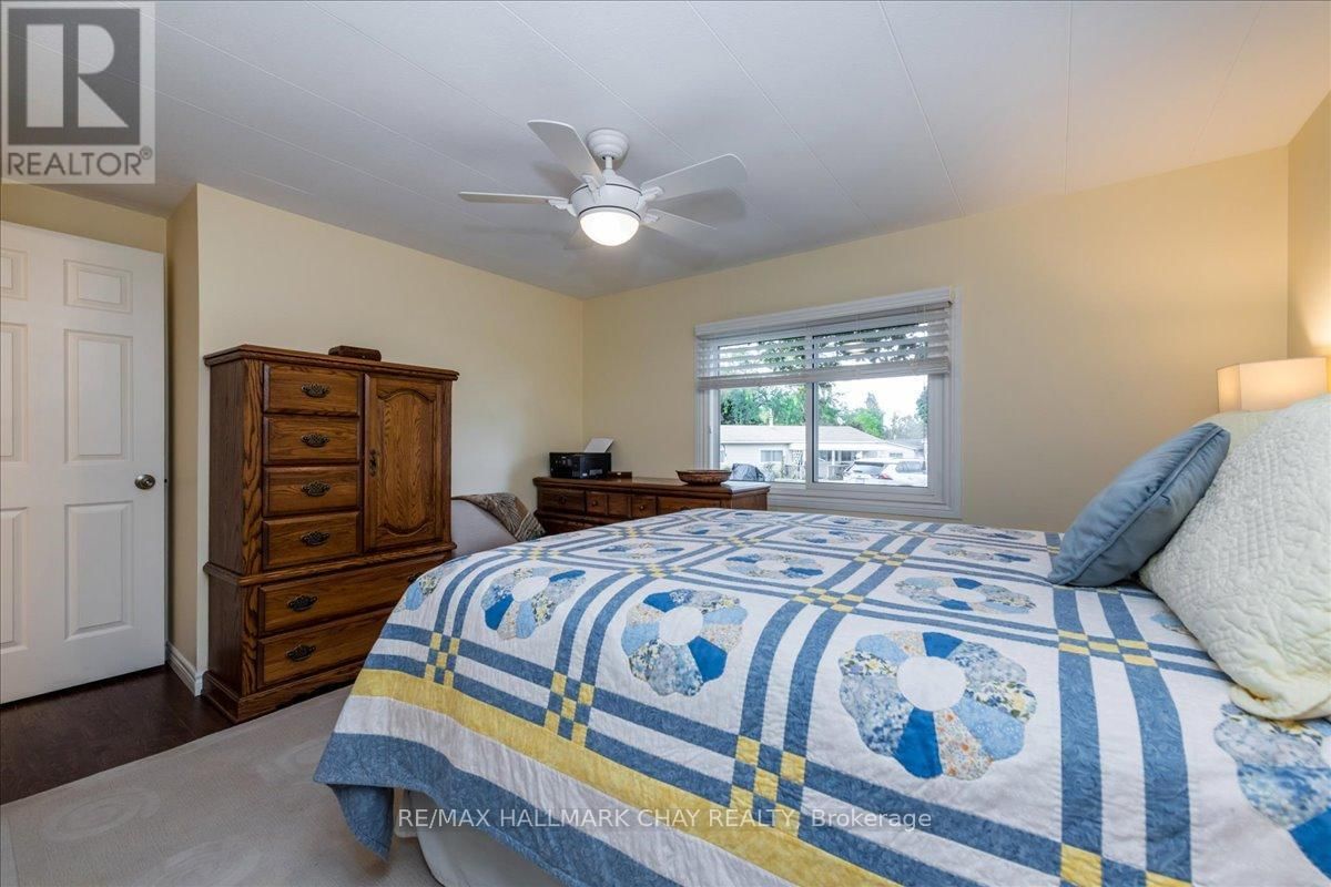 2 CEDAR GROVE Image 17