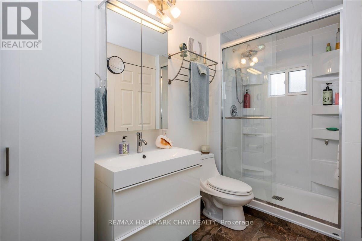 2 CEDAR GROVE Image 18