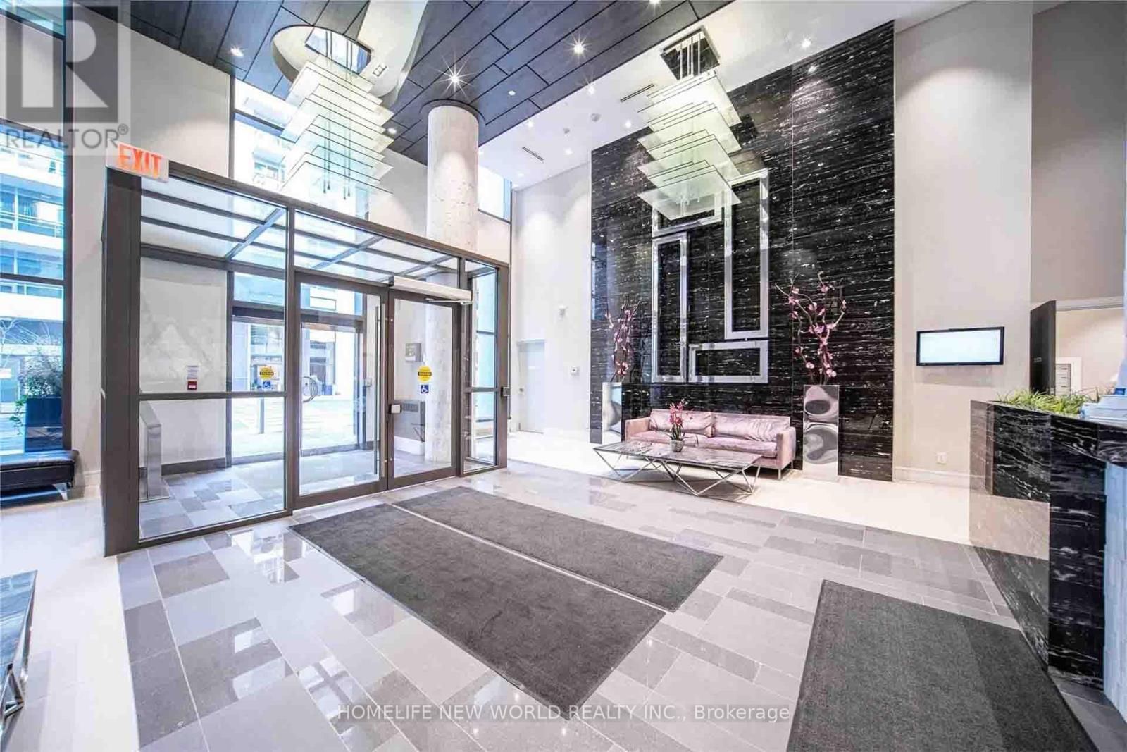 2301 - 9201 YONGE STREET Image 3
