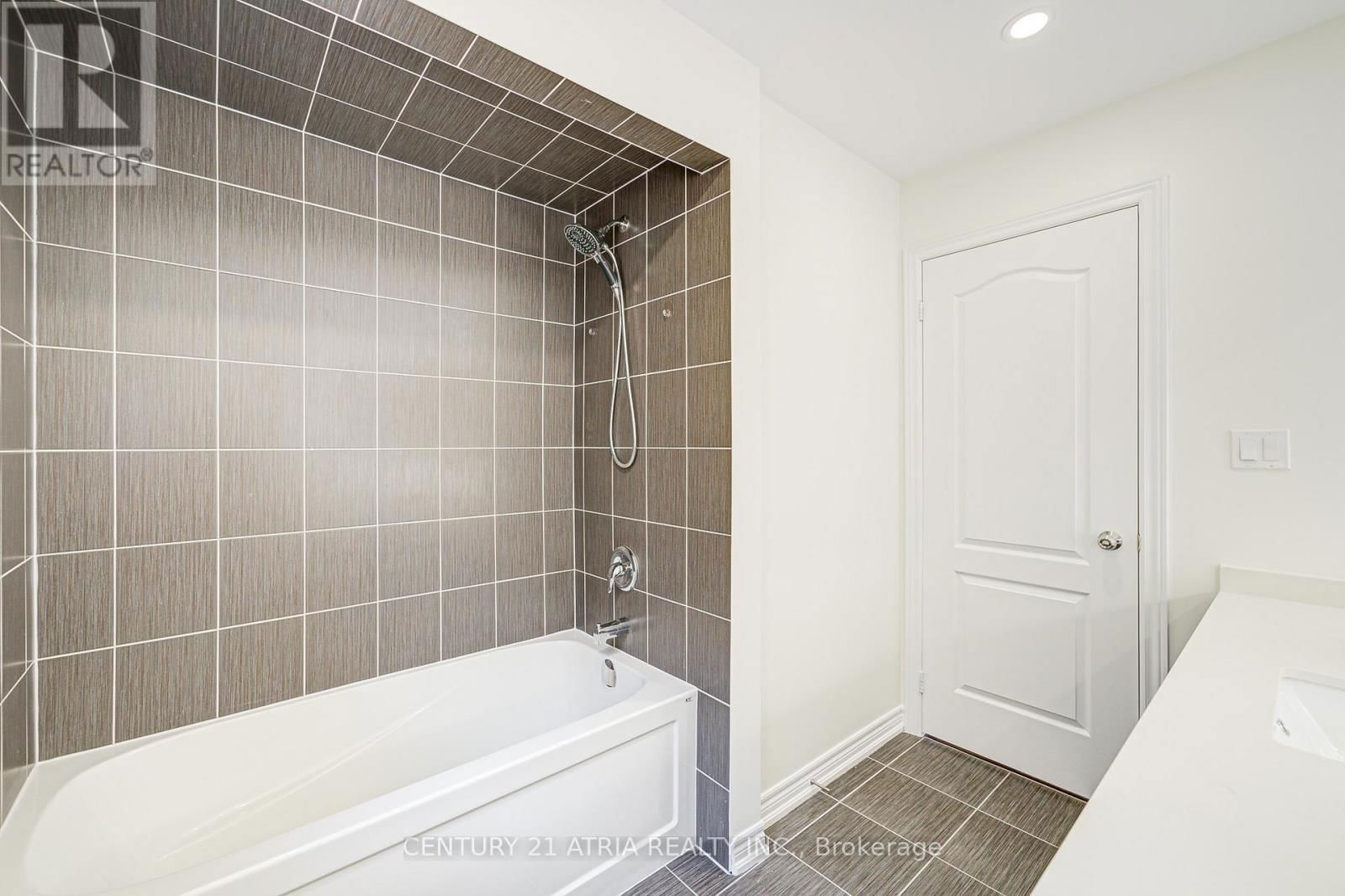 23 GORDON LANDON DRIVE Image 31