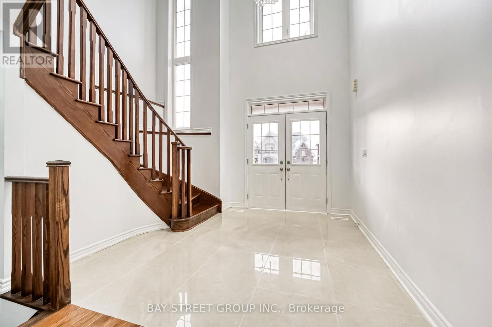 82 MANOR HAMPTON STREET Image 2