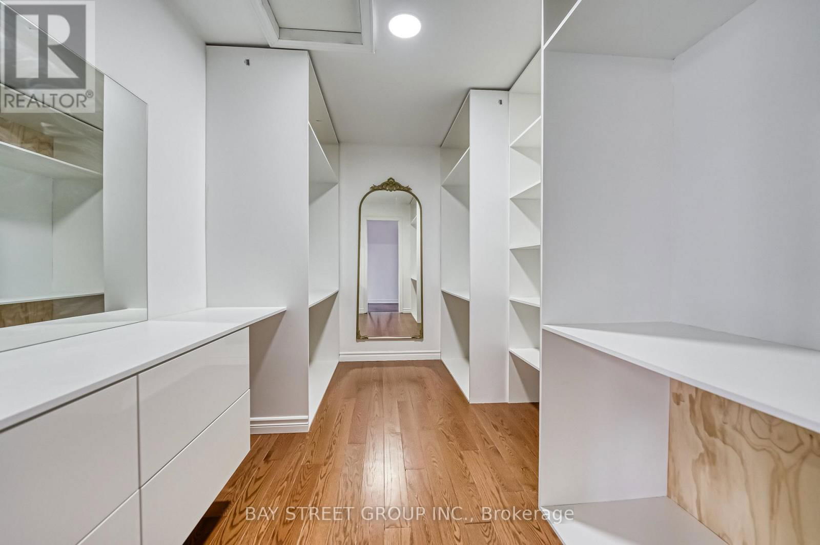 82 MANOR HAMPTON STREET Image 21