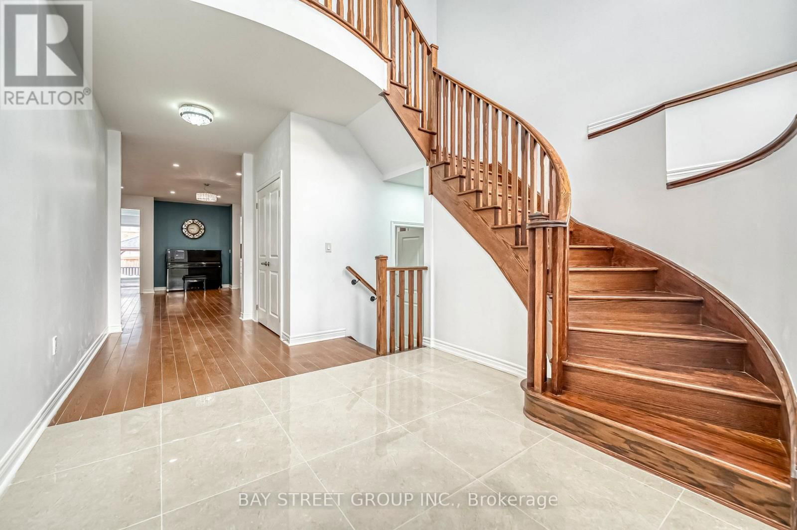 82 MANOR HAMPTON STREET Image 3