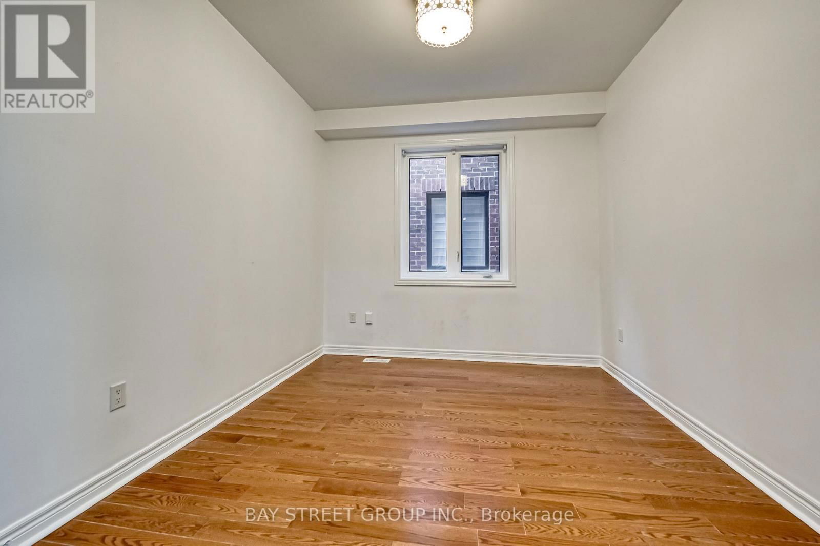 82 MANOR HAMPTON STREET Image 7