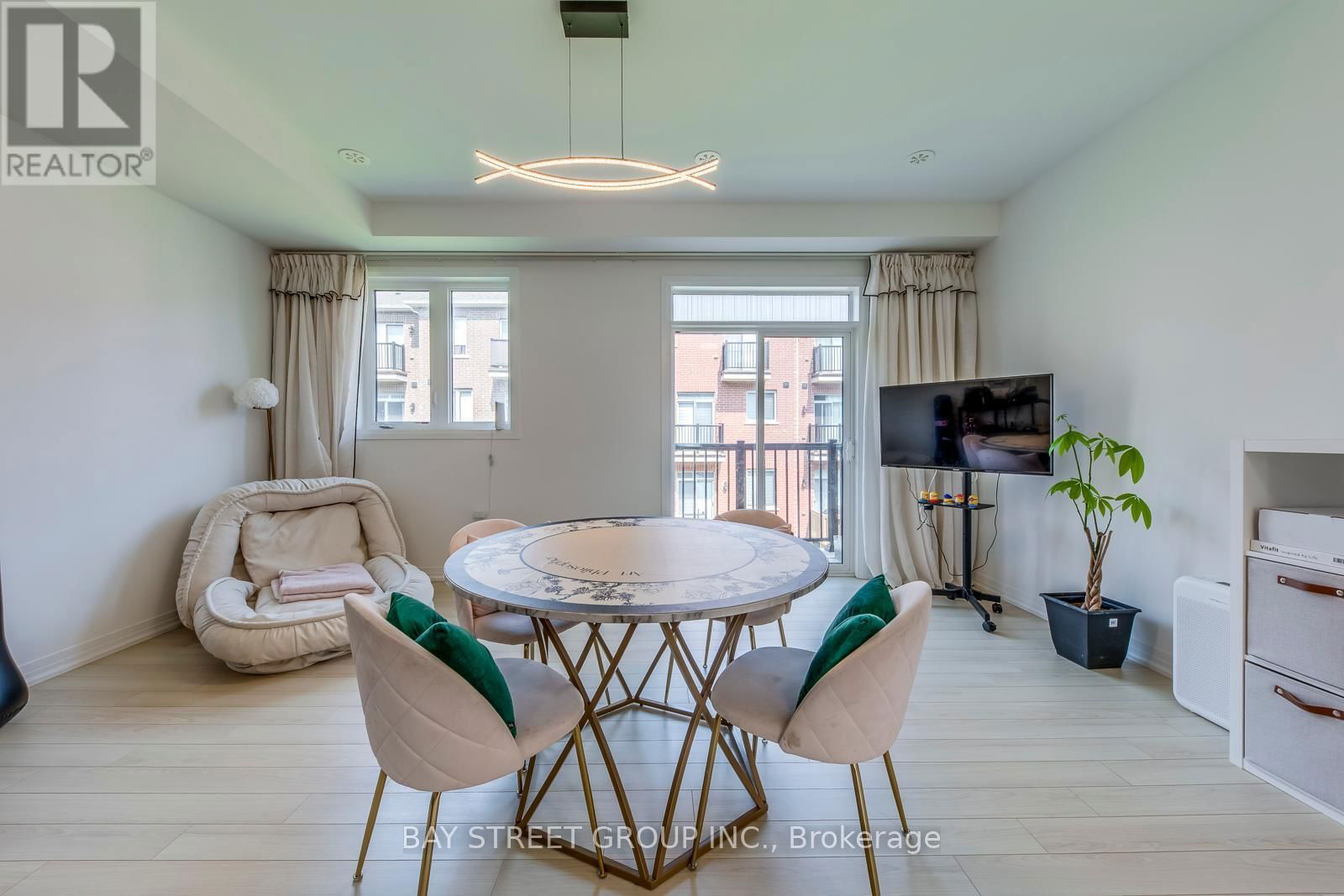 33 SISSONS WAY Image 11