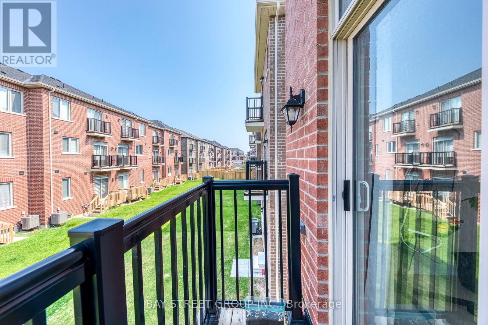 33 SISSONS WAY Image 17