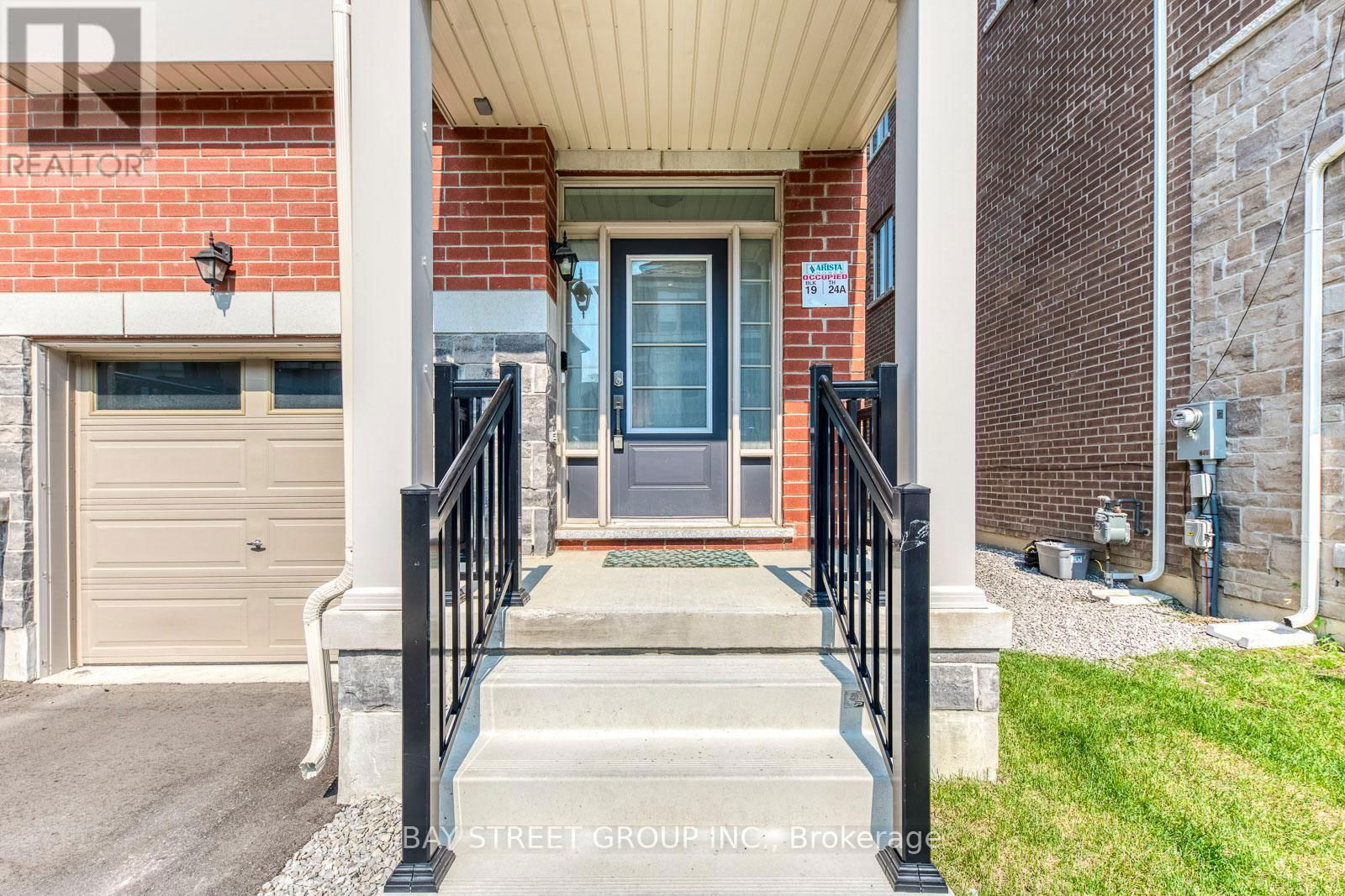 33 SISSONS WAY Image 2