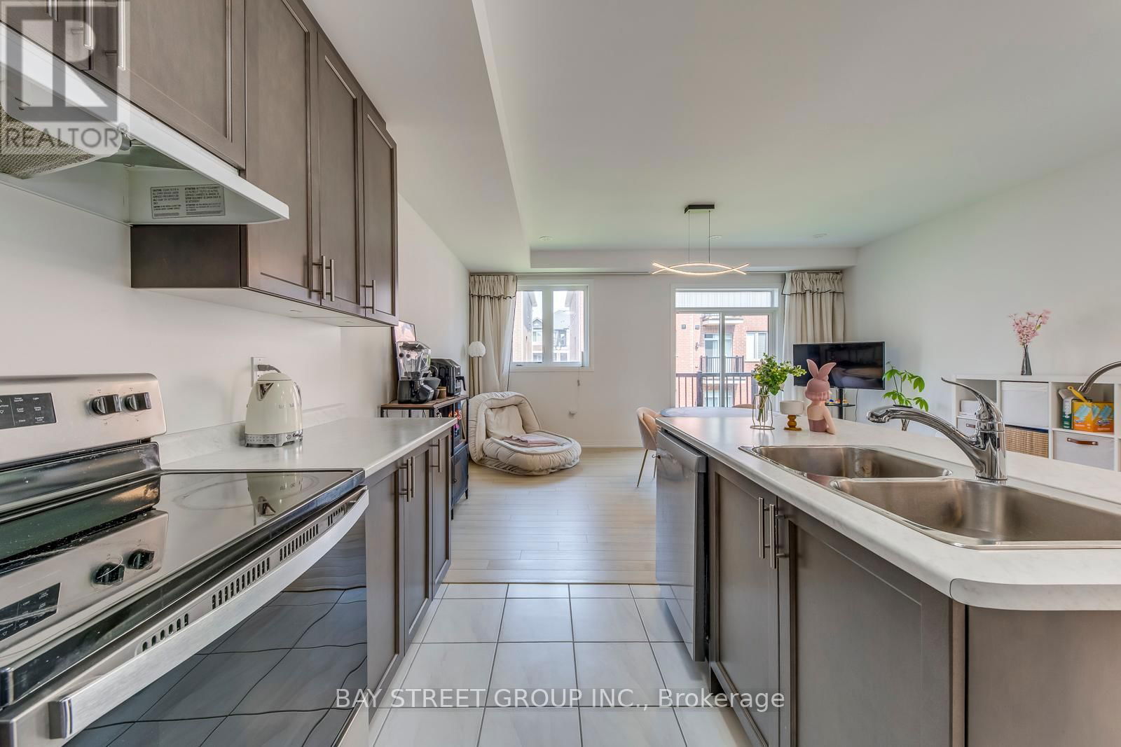 33 SISSONS WAY Image 22