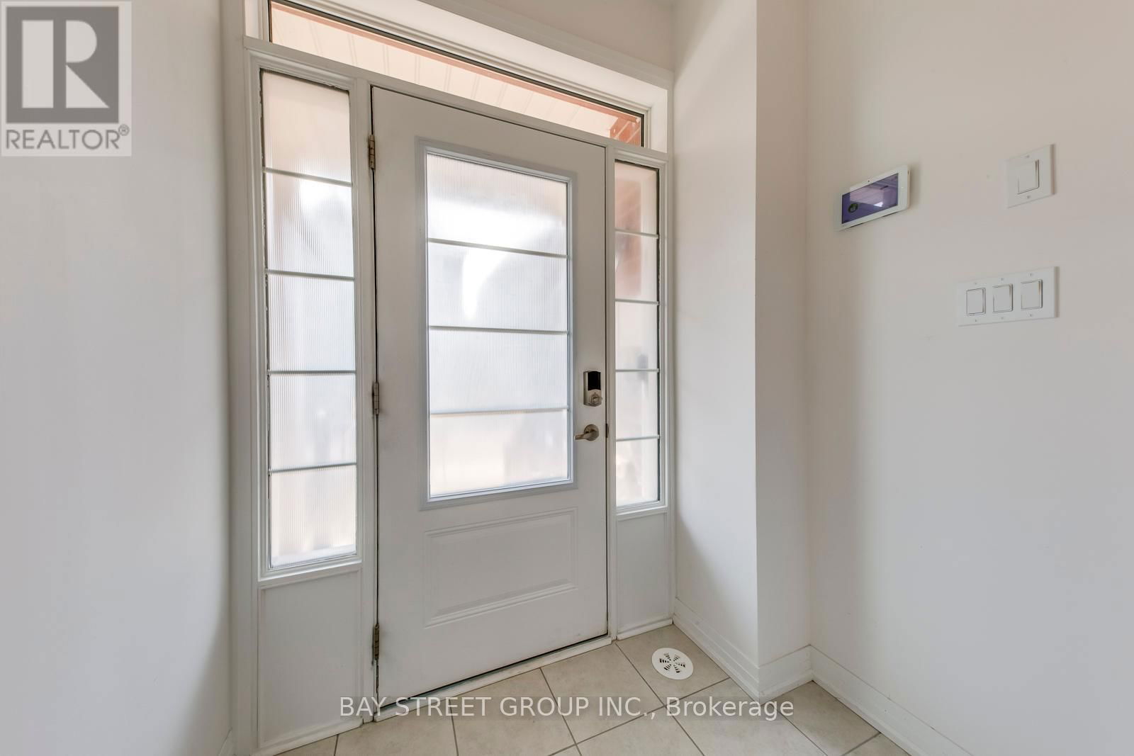 33 SISSONS WAY Image 3