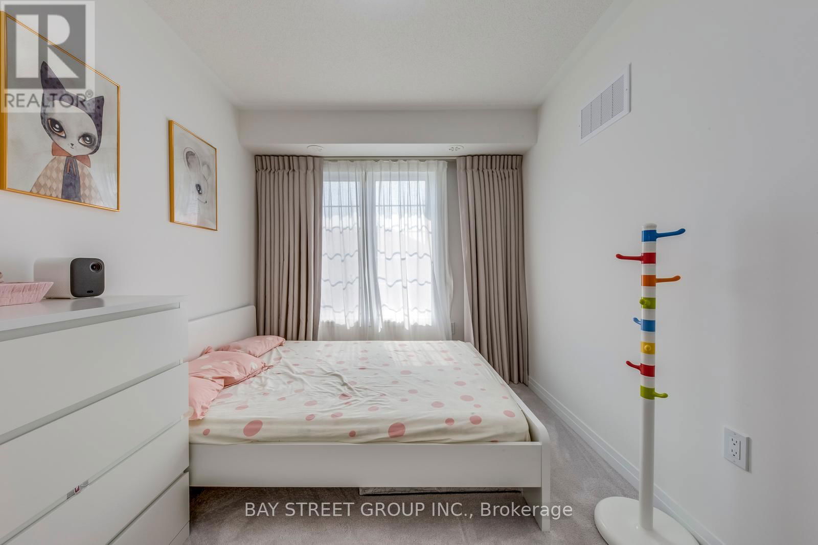 33 SISSONS WAY Image 32