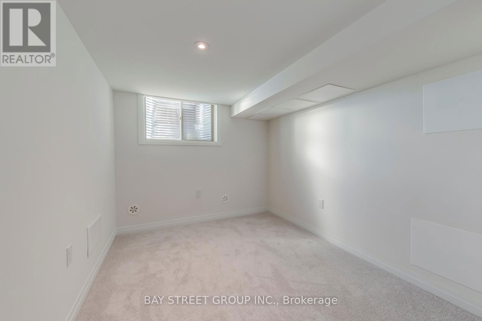 33 SISSONS WAY Image 44