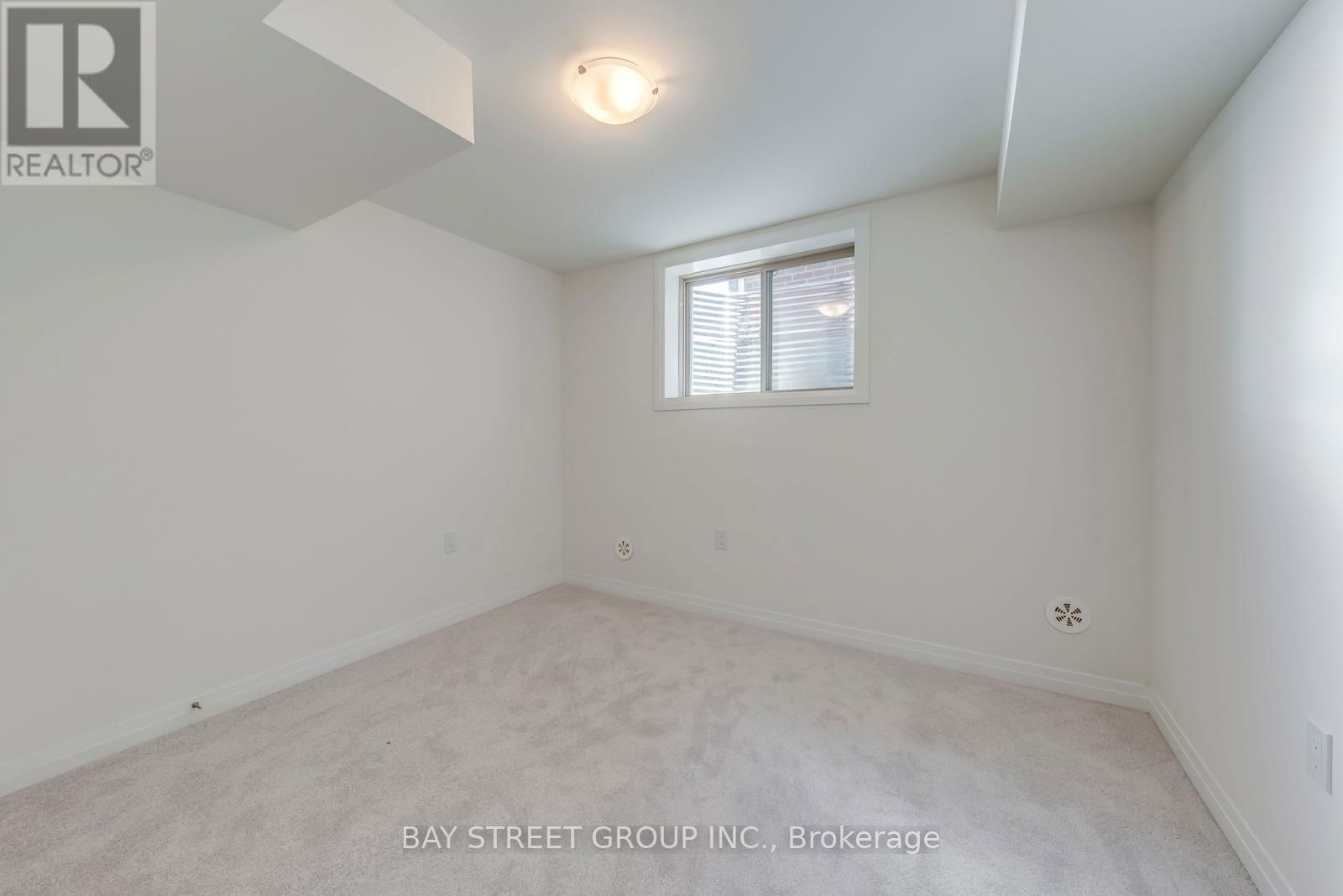 33 SISSONS WAY Image 45