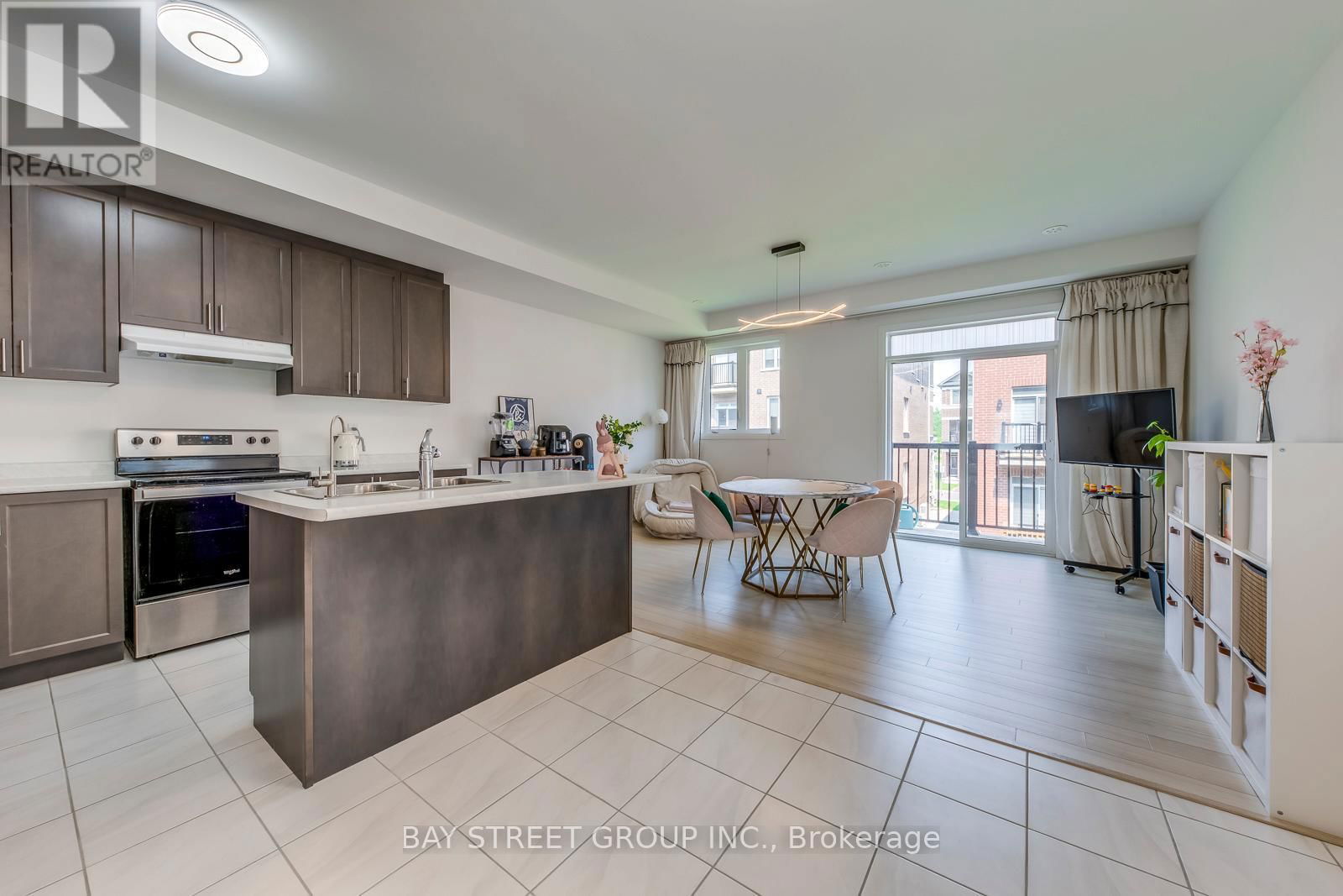 33 SISSONS WAY Image 8