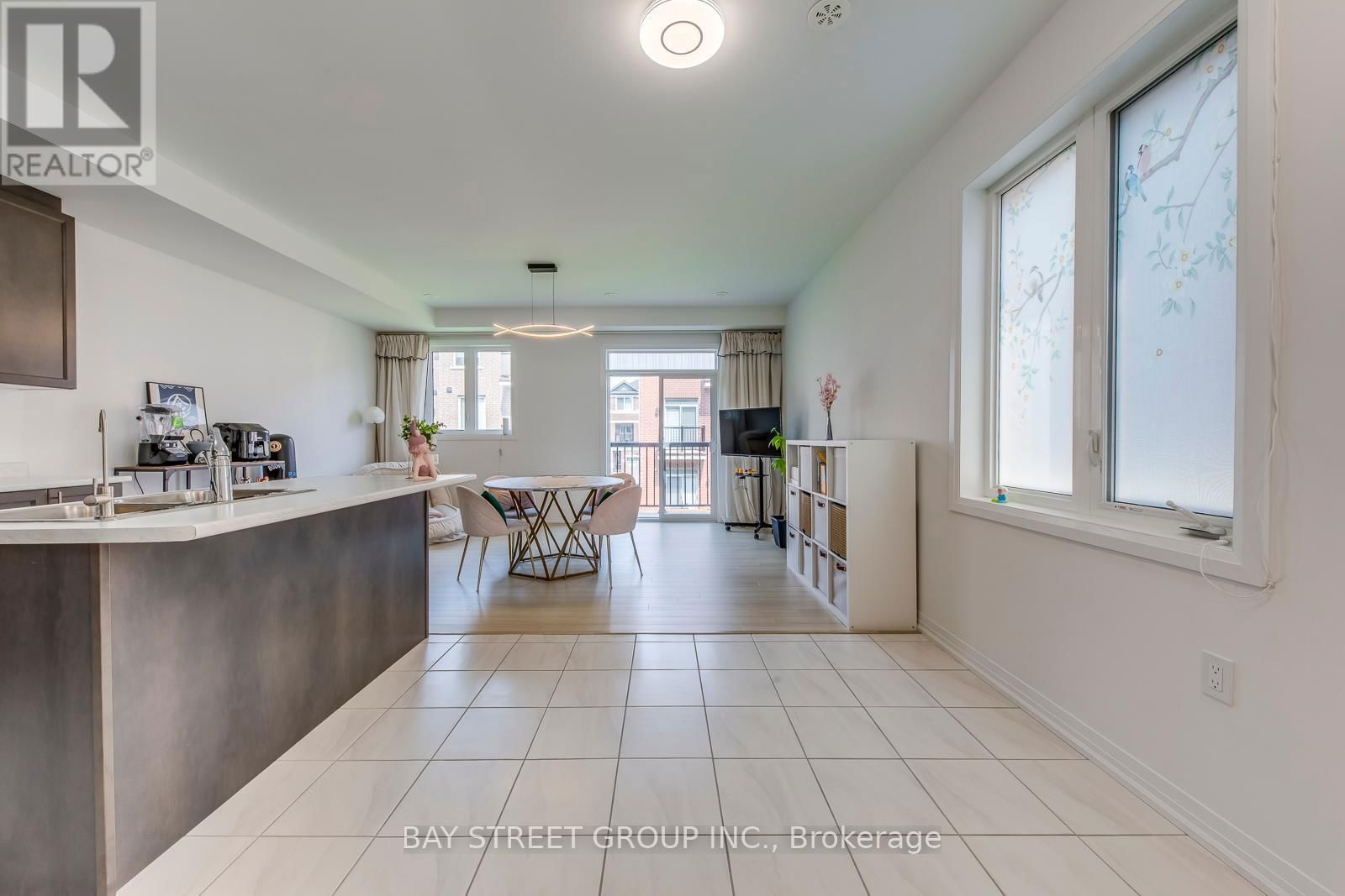 33 SISSONS WAY Image 9