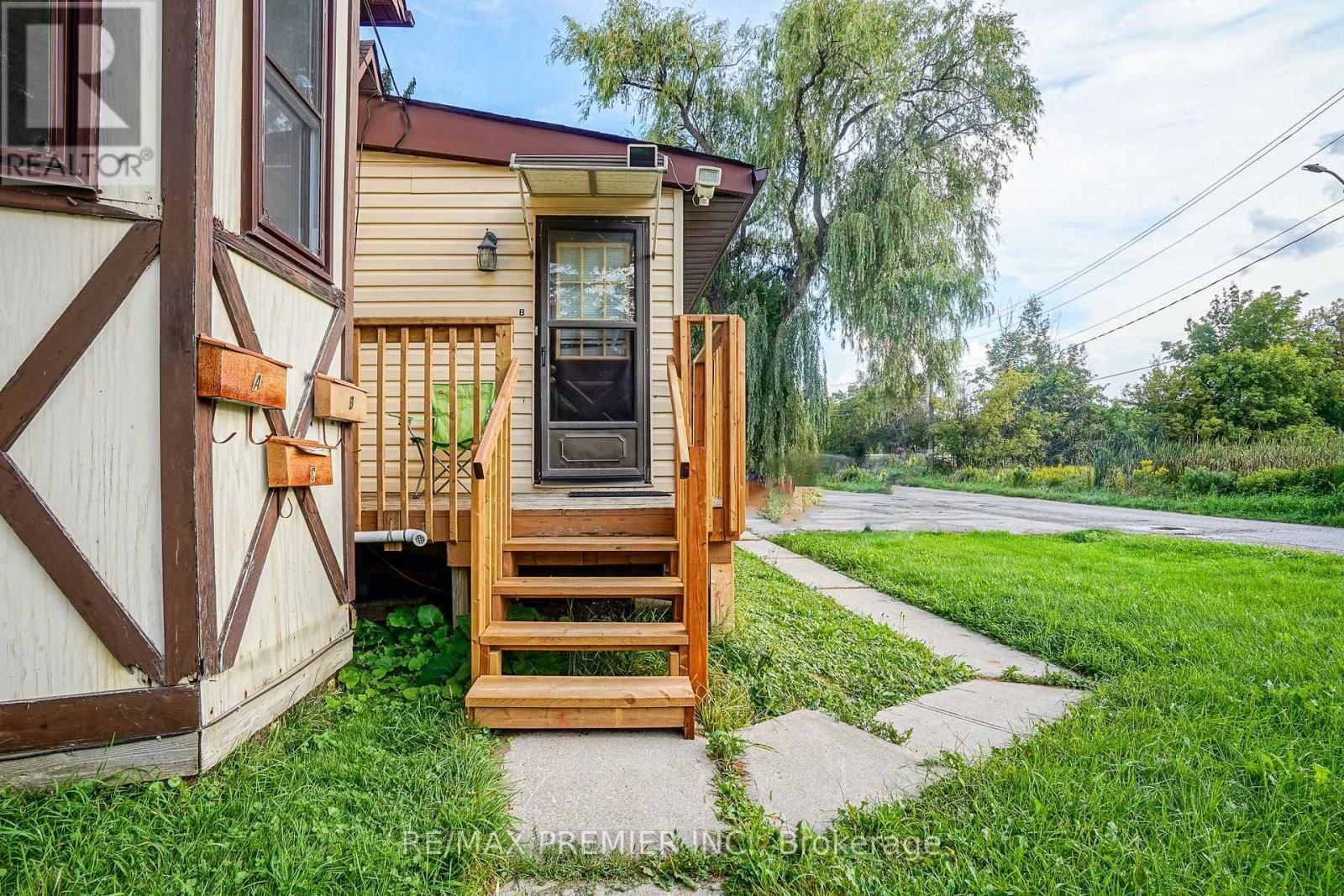 644 SRIGLEY STREET Image 32