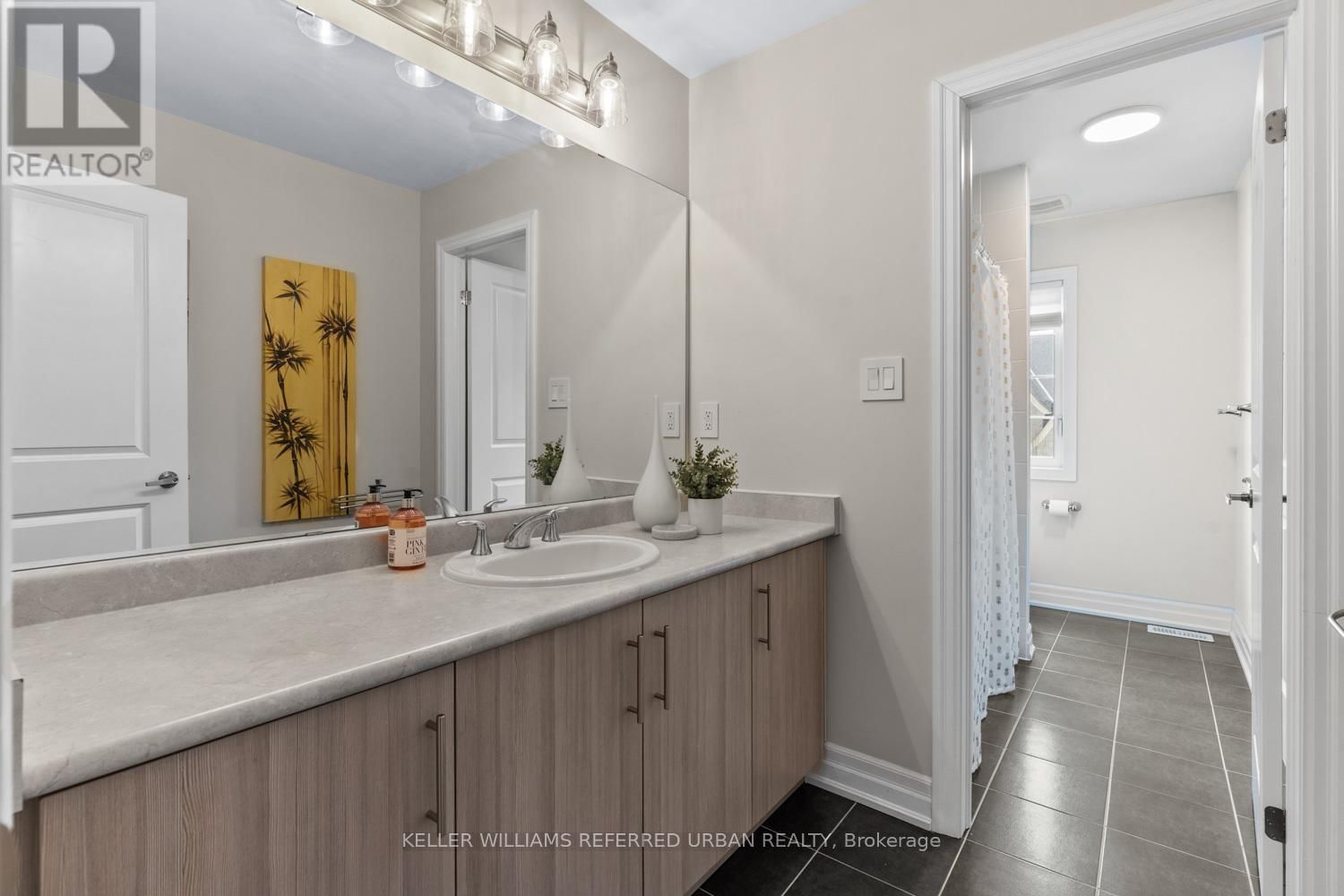 37 STAN ROOTS STREET Image 25