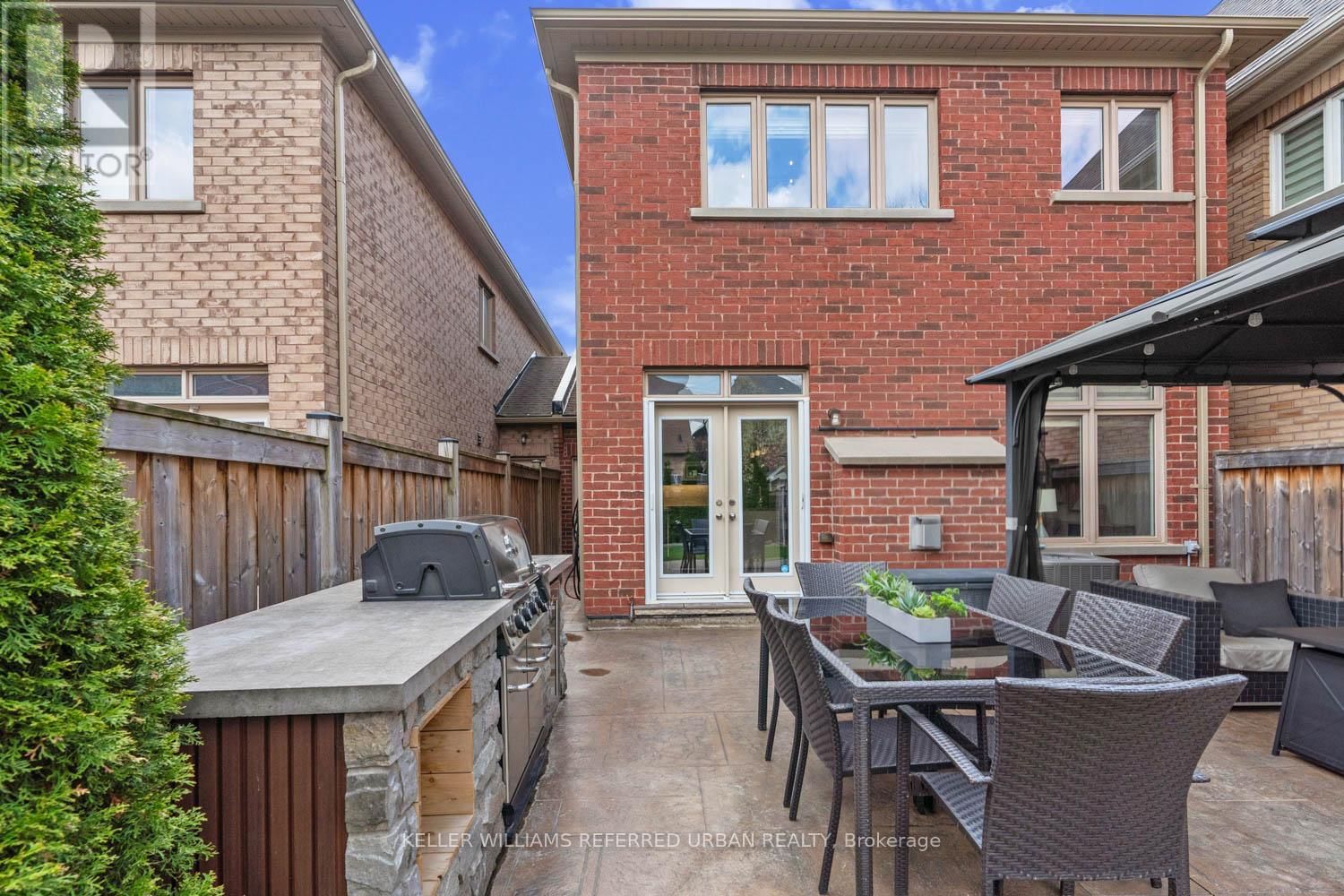 37 STAN ROOTS STREET Image 38