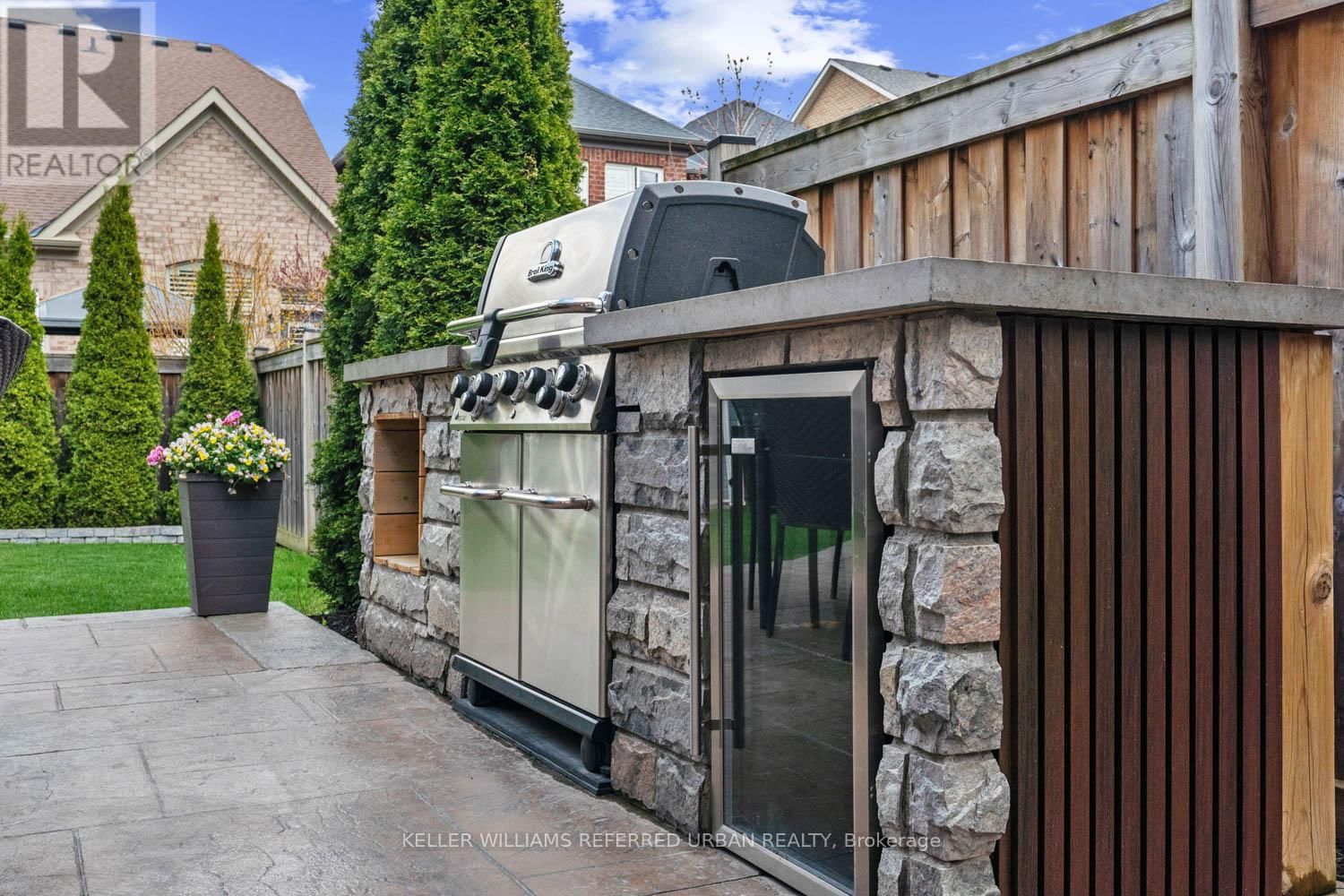37 STAN ROOTS STREET Image 44