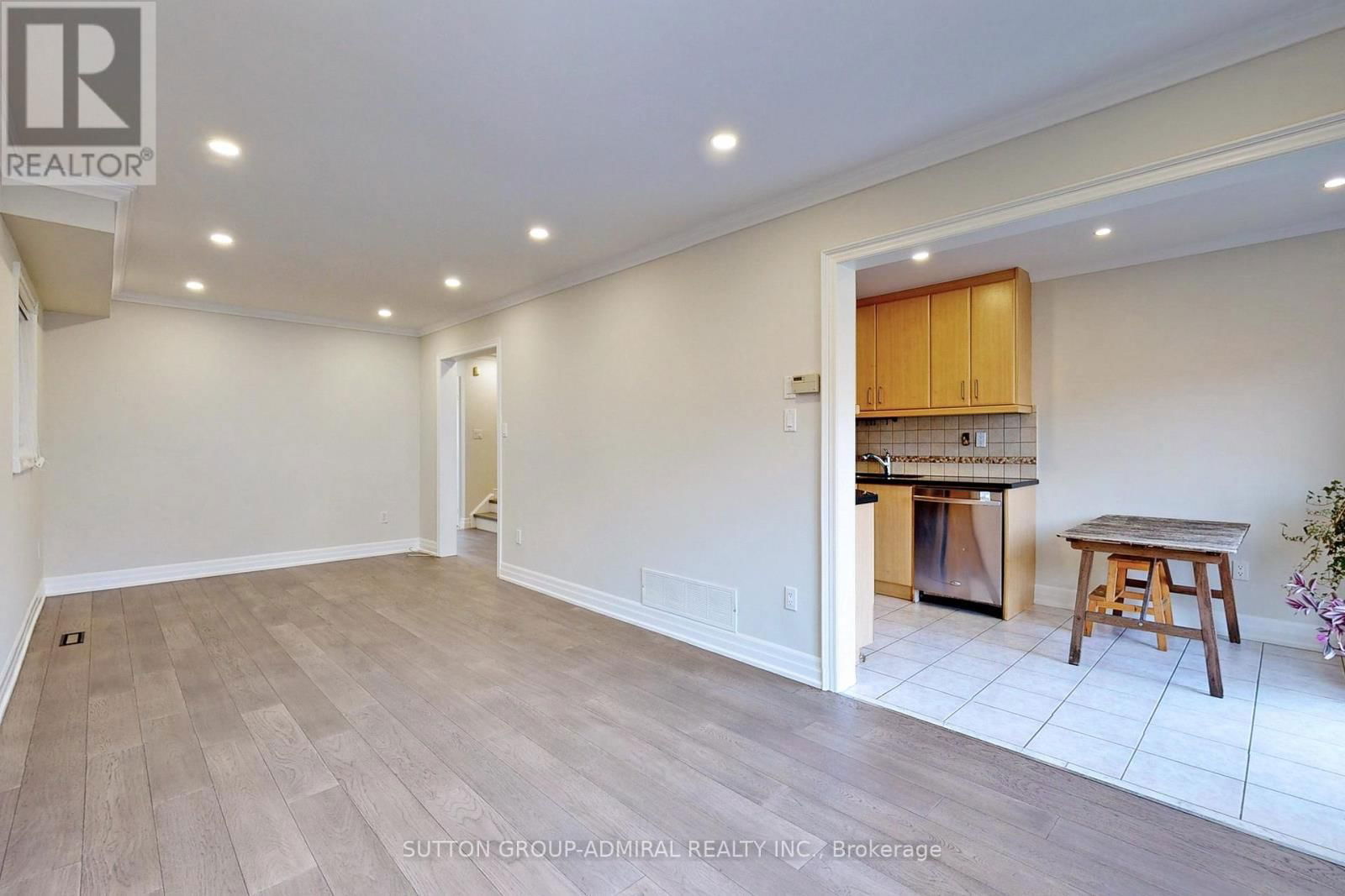 16 OPERA PLACE Image 4