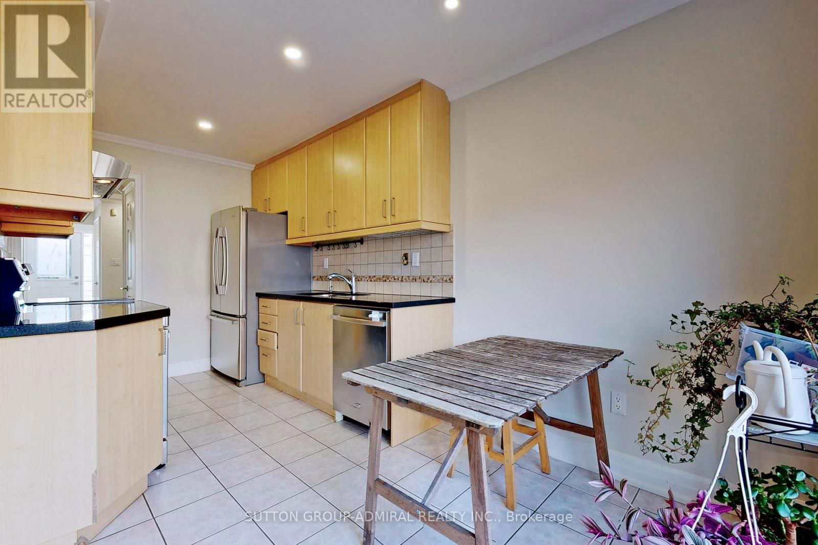 16 OPERA PLACE Image 5
