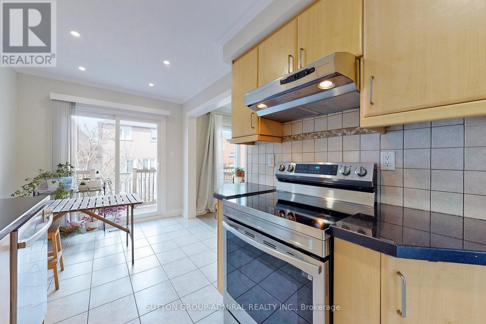 16 OPERA PLACE Image 9