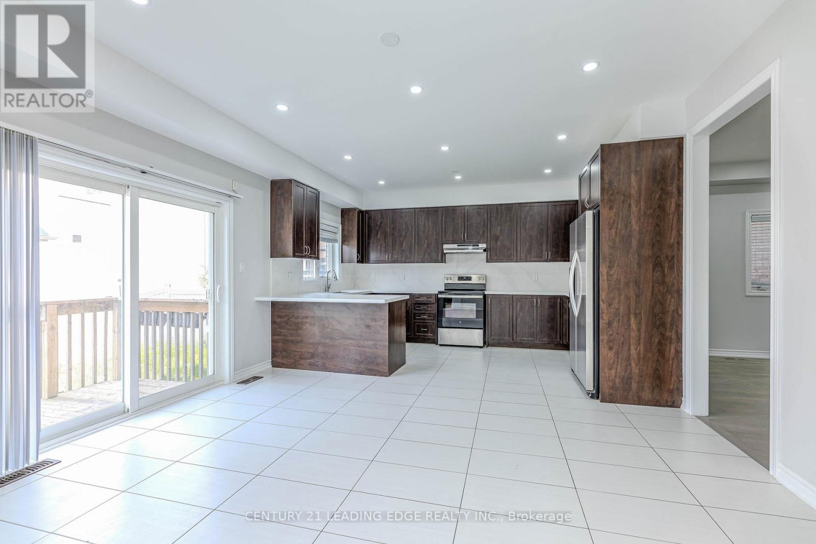 122 MCKENZIE WAY Image 16