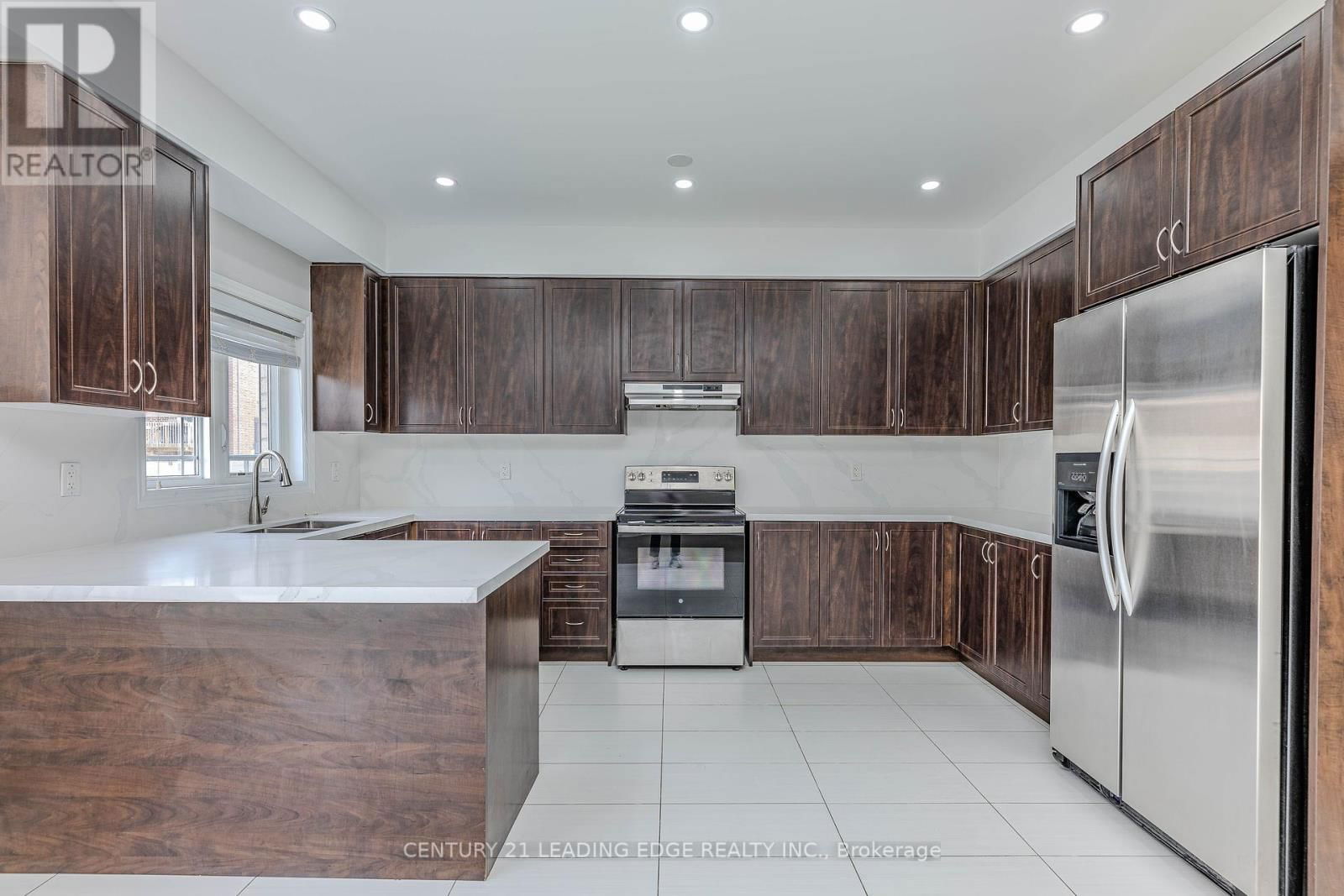 122 MCKENZIE WAY Image 17