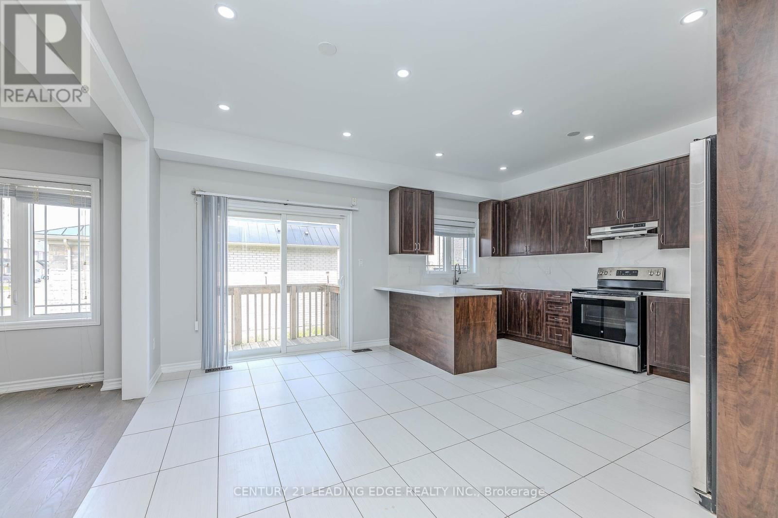 122 MCKENZIE WAY Image 19