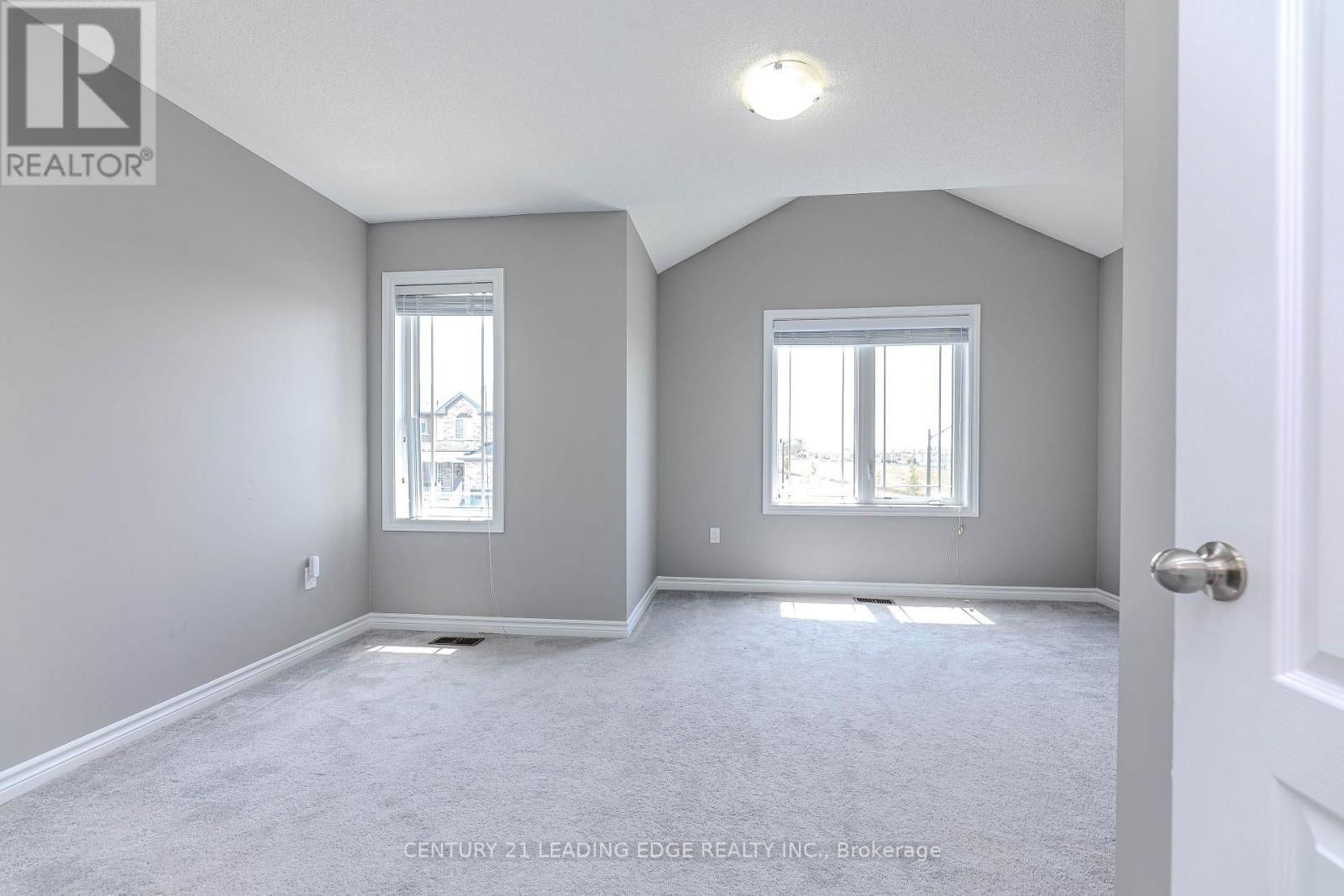122 MCKENZIE WAY Image 26