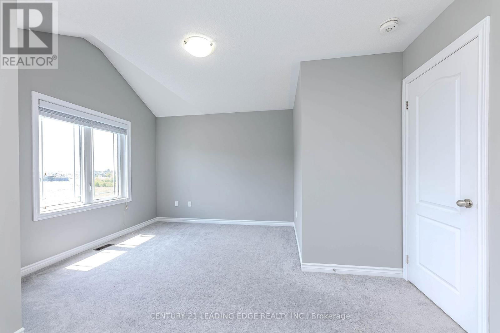 122 MCKENZIE WAY Image 27