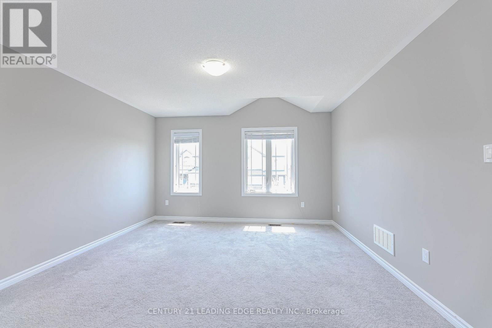 122 MCKENZIE WAY Image 29