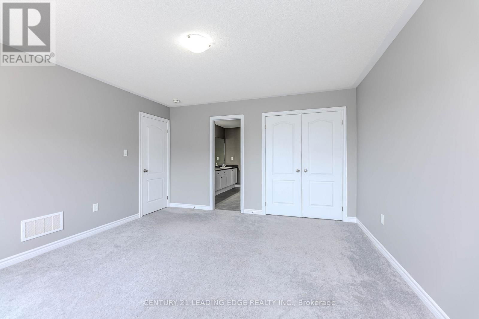122 MCKENZIE WAY Image 30