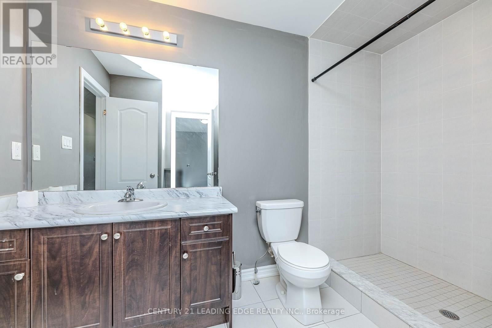 122 MCKENZIE WAY Image 39