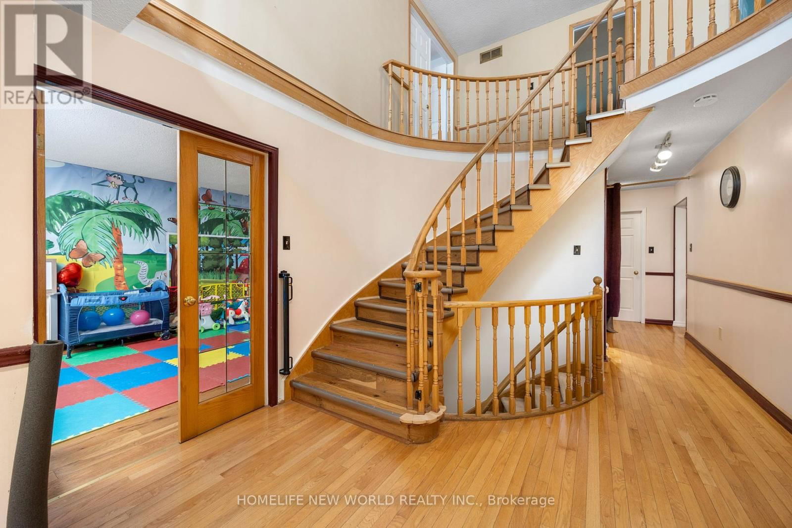 158 MURRAY DRIVE Image 36