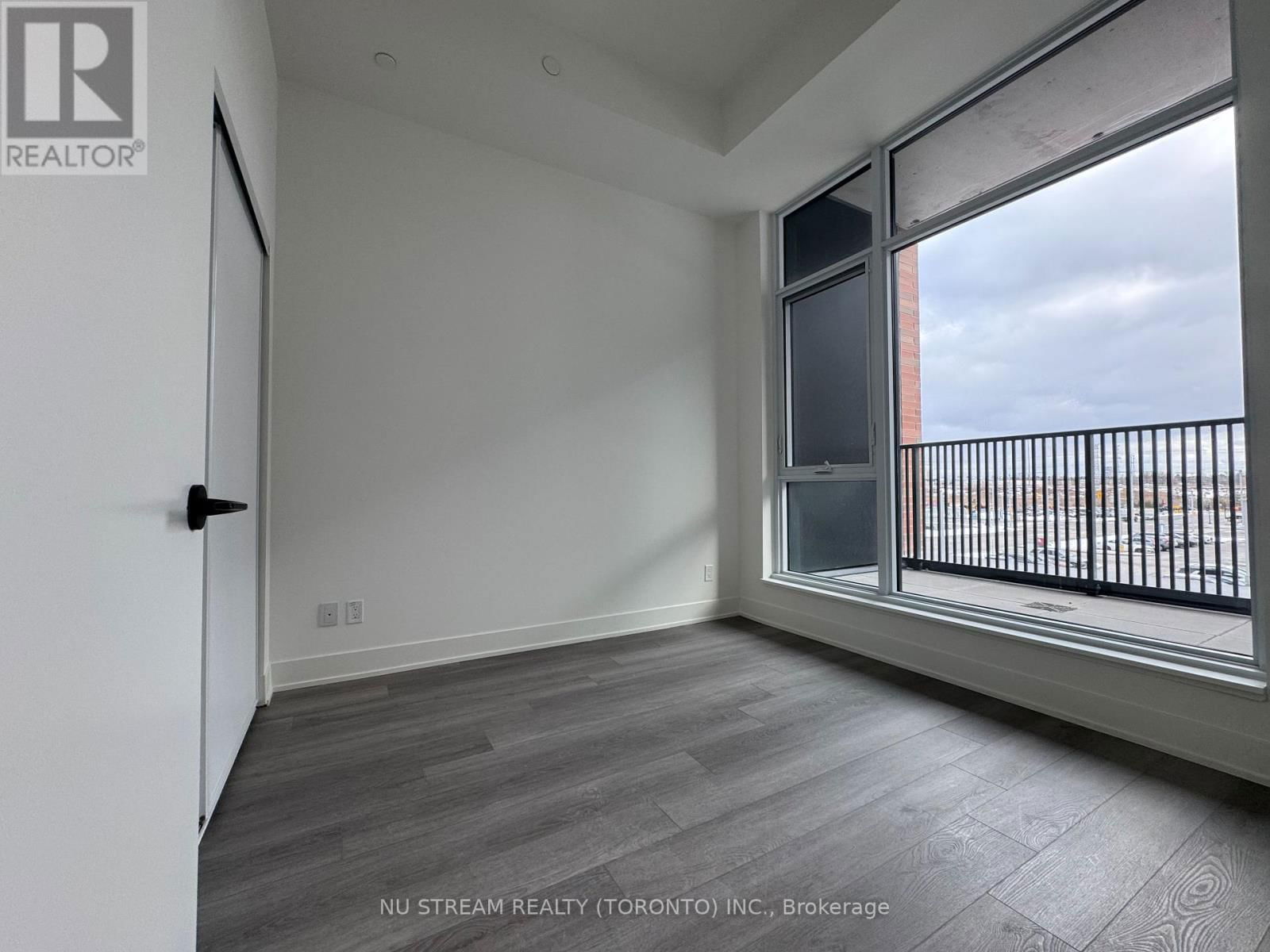 317 - 38 ANDRE DE GRASSE STREET Image 6