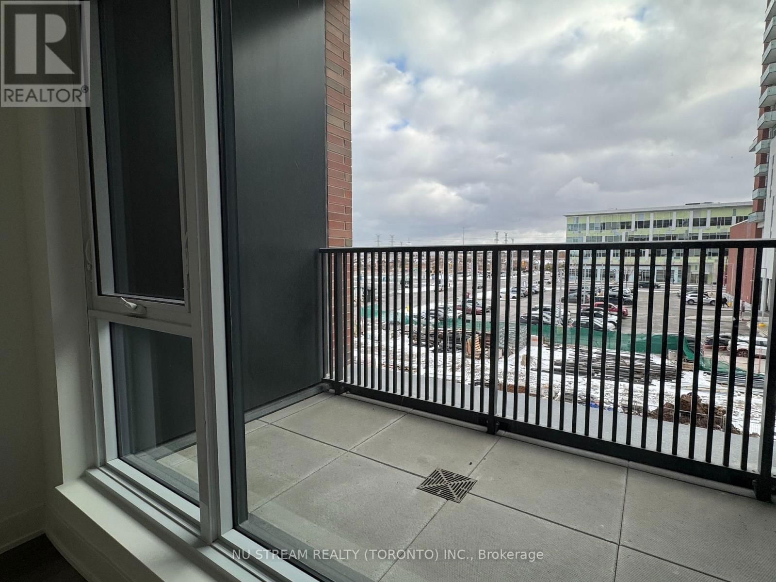 317 - 38 ANDRE DE GRASSE STREET Image 7