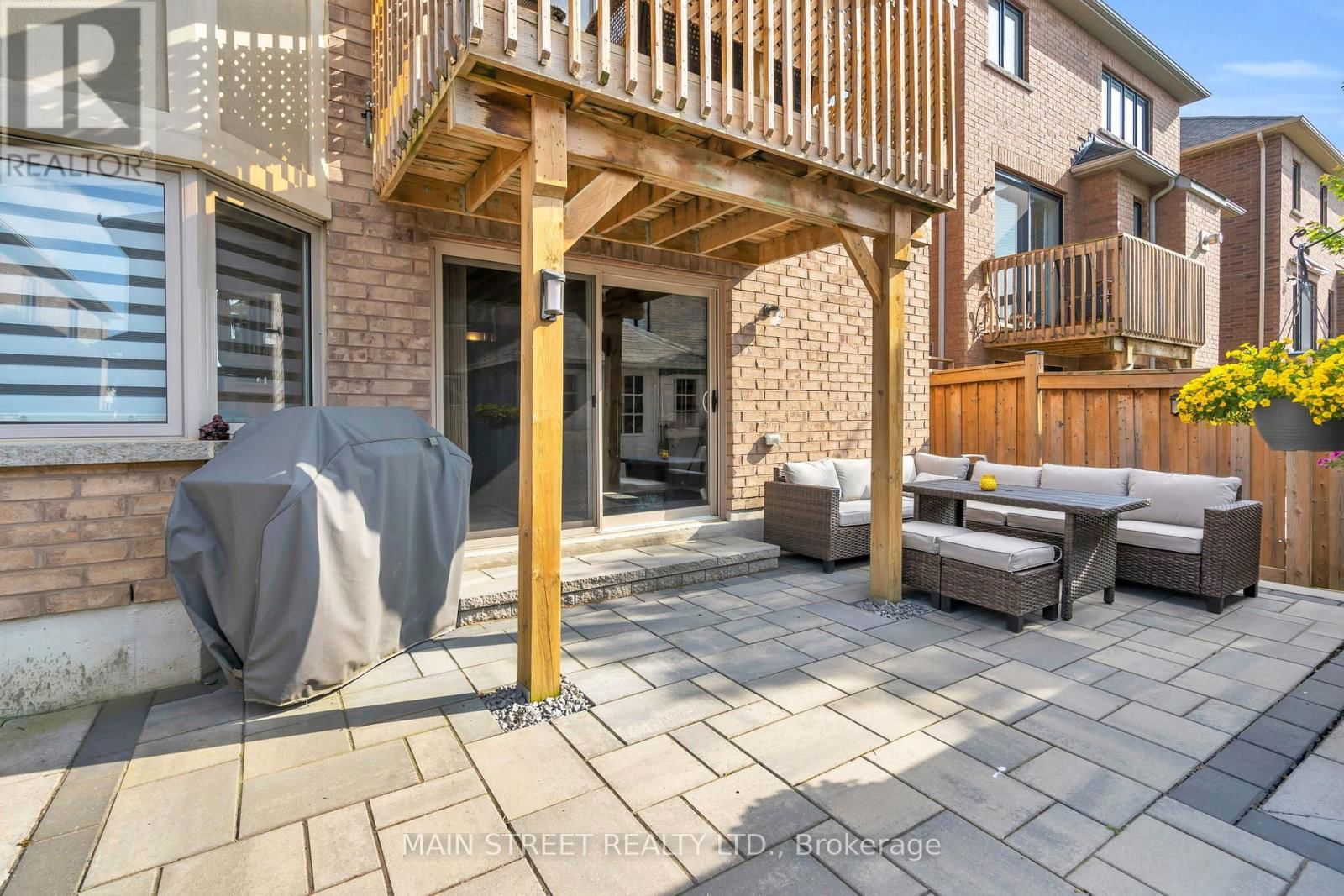 123 MONDIAL CRESCENT Image 28