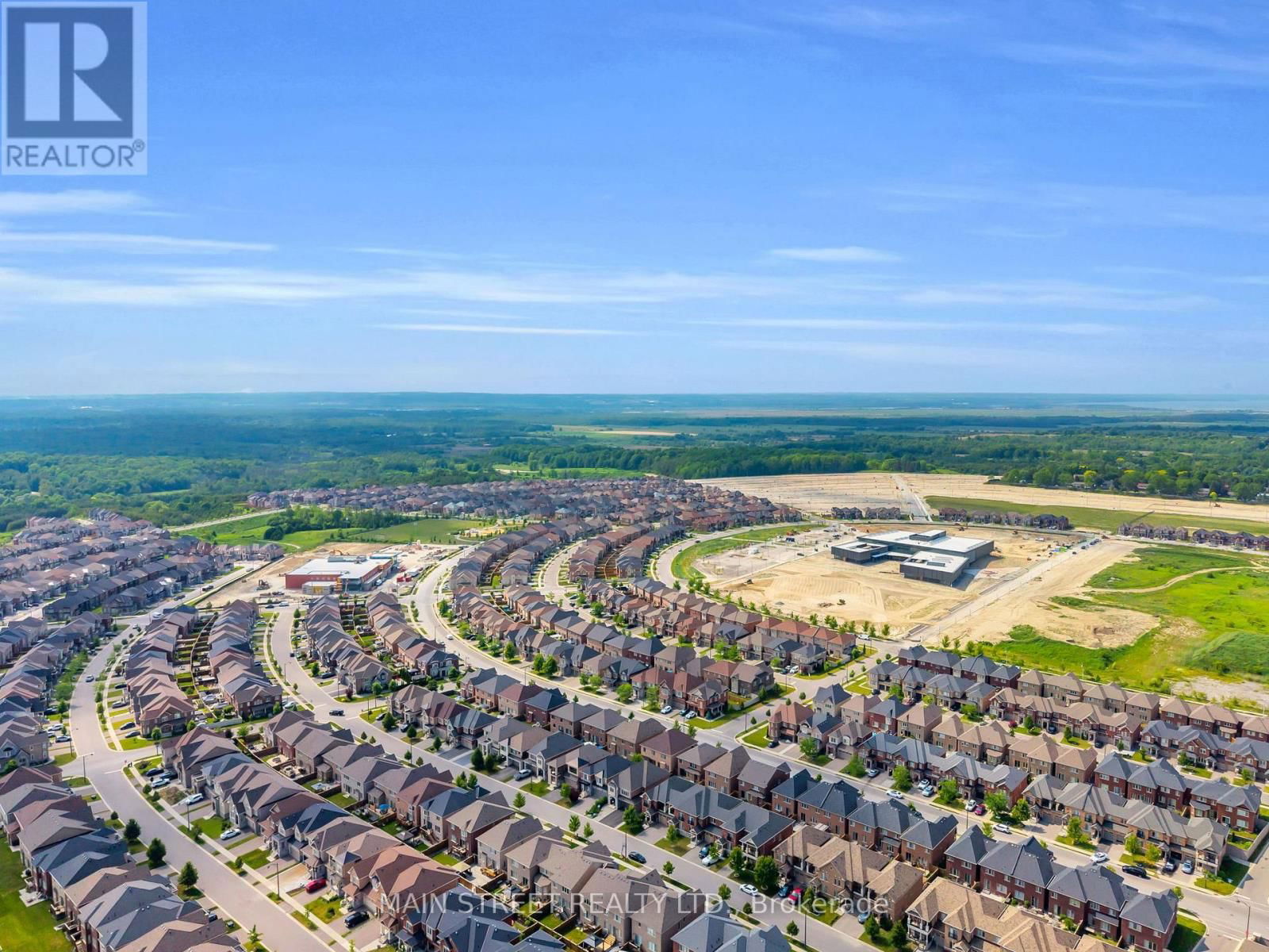 123 MONDIAL CRESCENT Image 30
