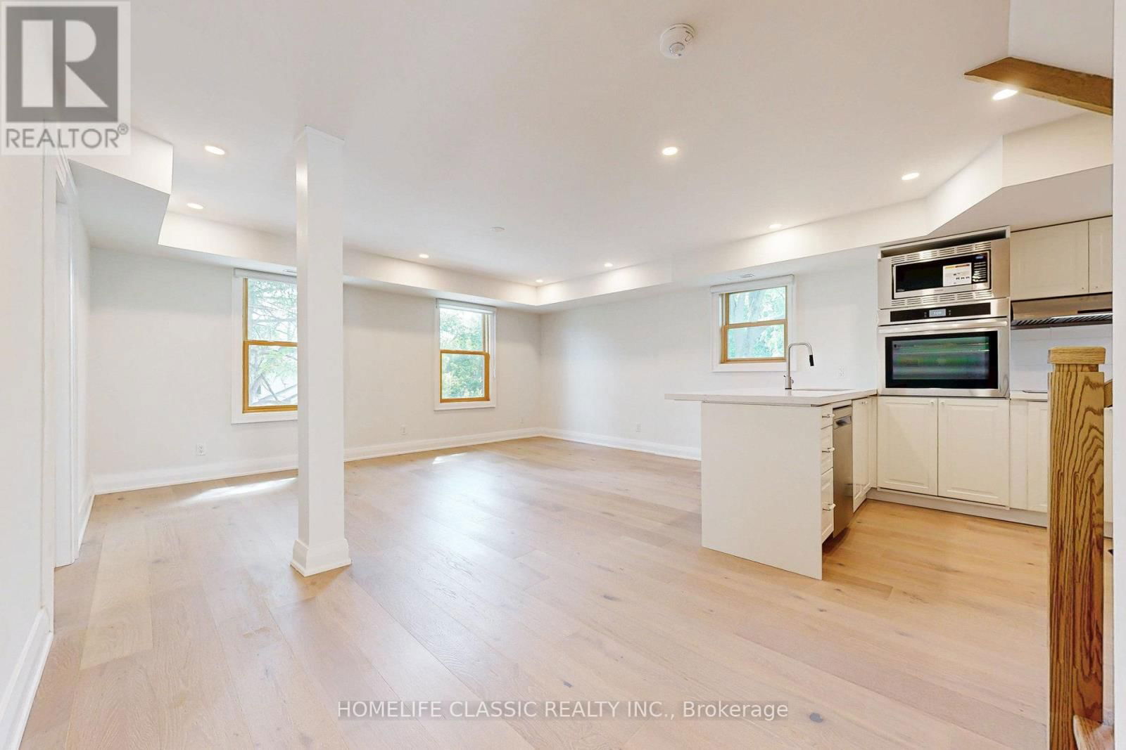 Unit A - 33 CENTRE STREET Image 9