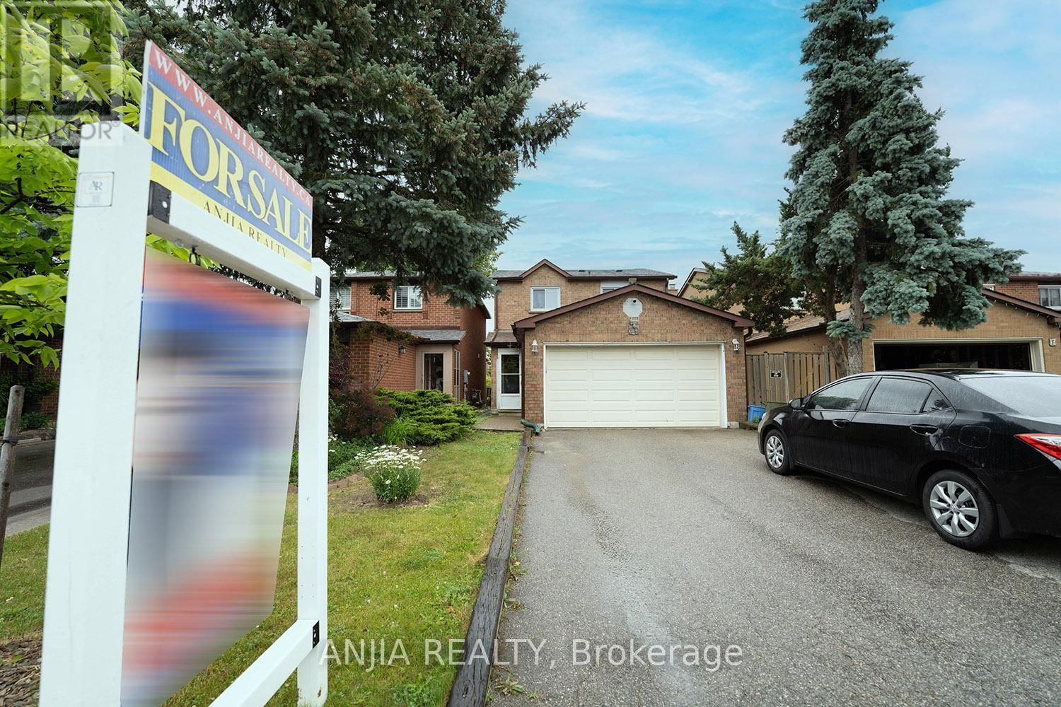 19 DUNBAR CRESCENT Image 2
