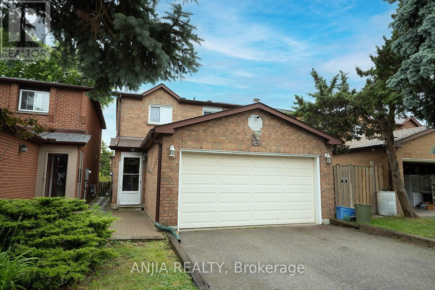 19 DUNBAR CRESCENT Image 3