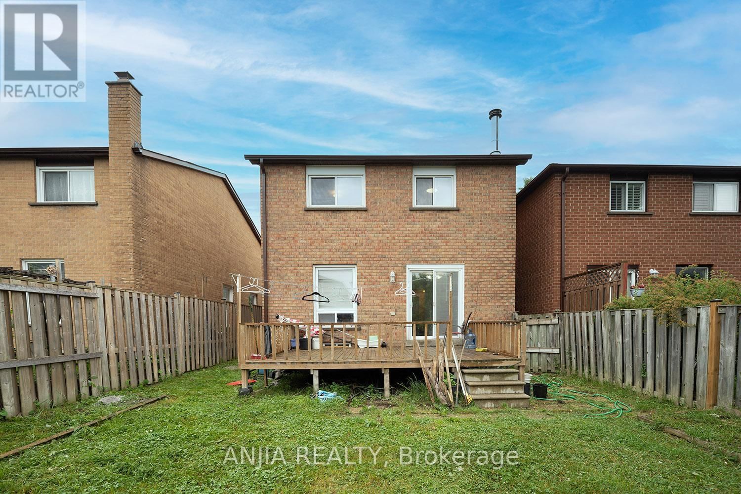 19 DUNBAR CRESCENT Image 43