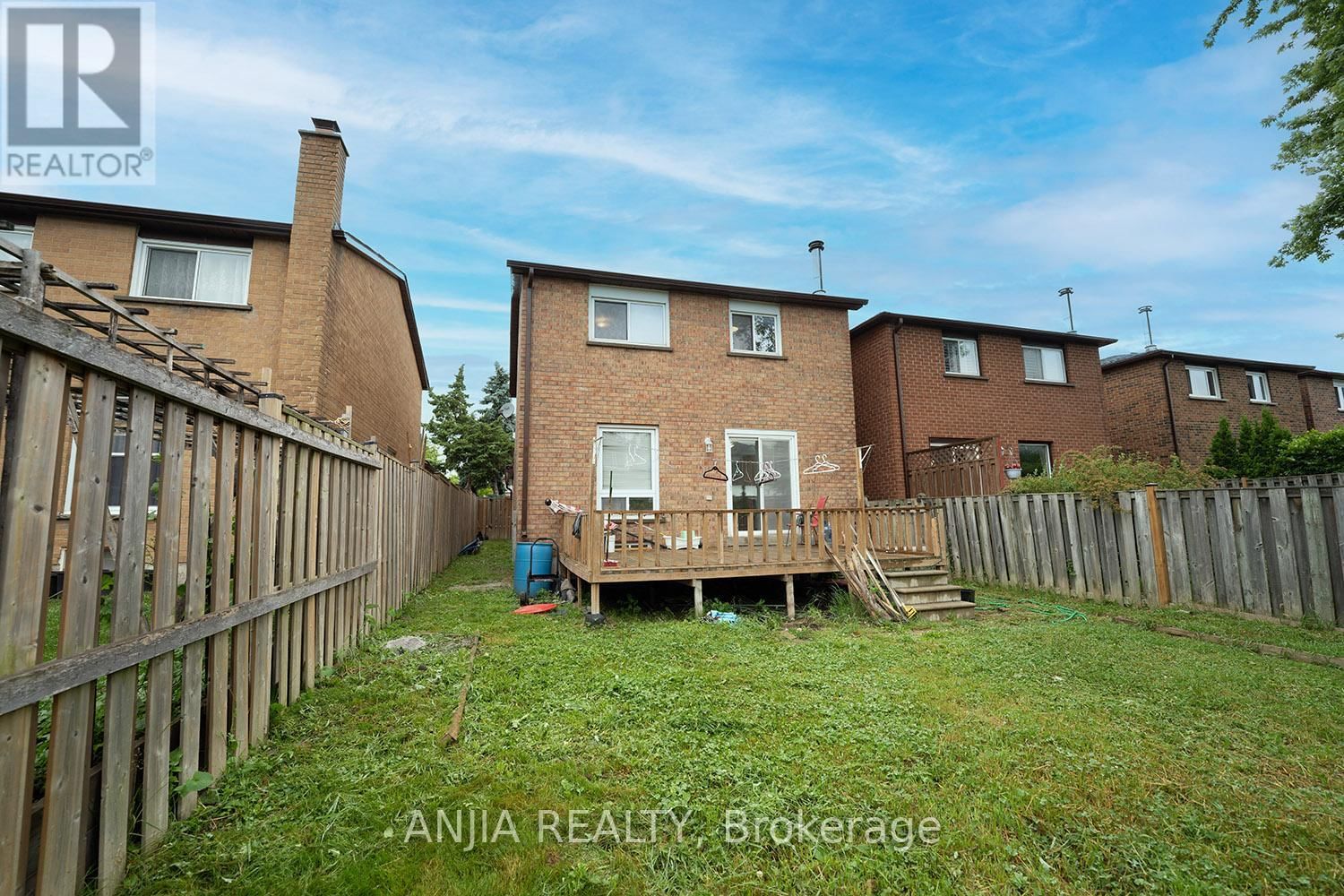 19 DUNBAR CRESCENT Image 44