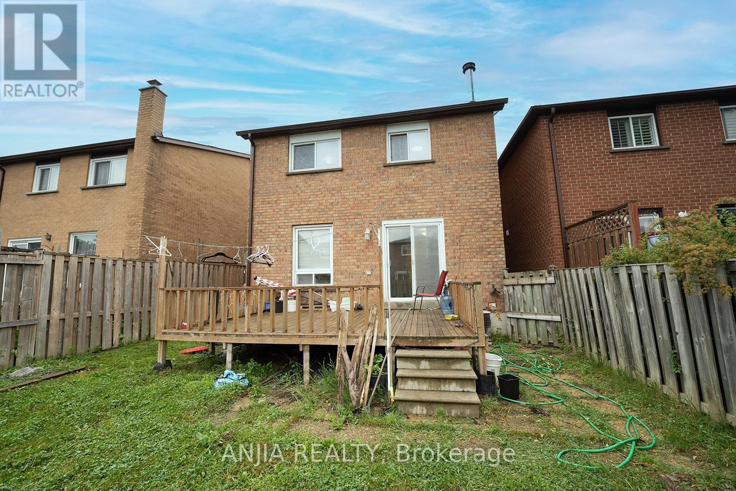 19 DUNBAR CRESCENT Image 45