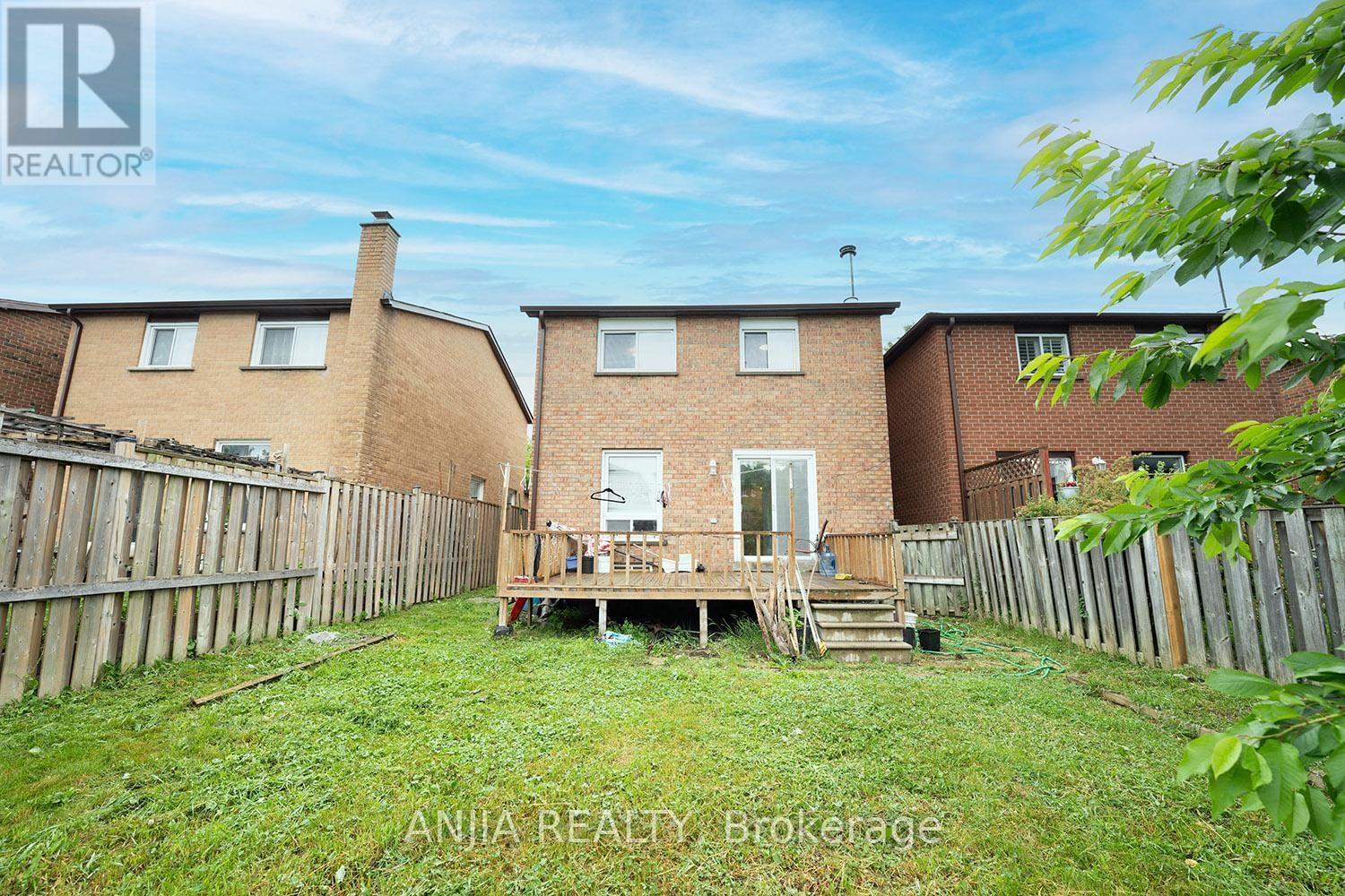 19 DUNBAR CRESCENT Image 47