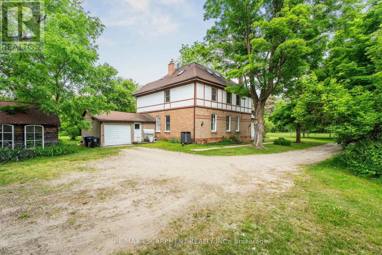 8936 32ND SIDEROAD Image 44