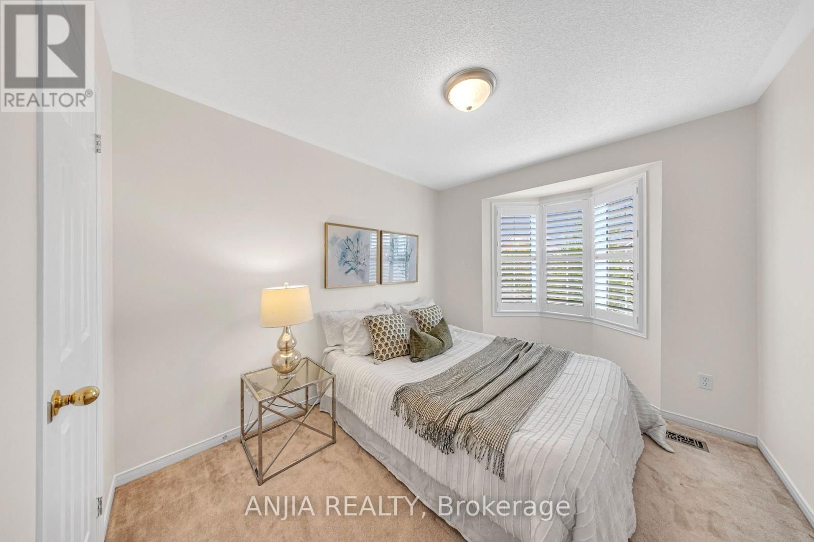 34 HORN STREET Image 19