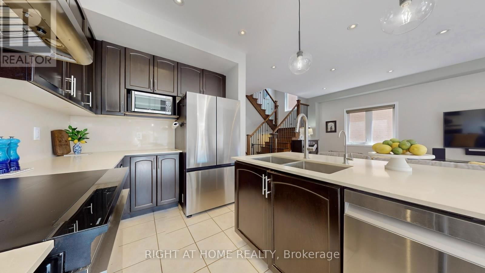 92 WATERLILY TRAIL Image 11