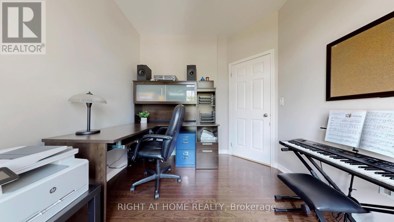 92 WATERLILY TRAIL Image 18