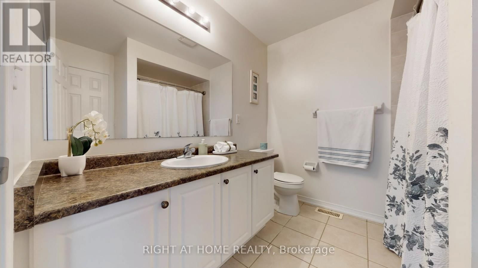 92 WATERLILY TRAIL Image 33